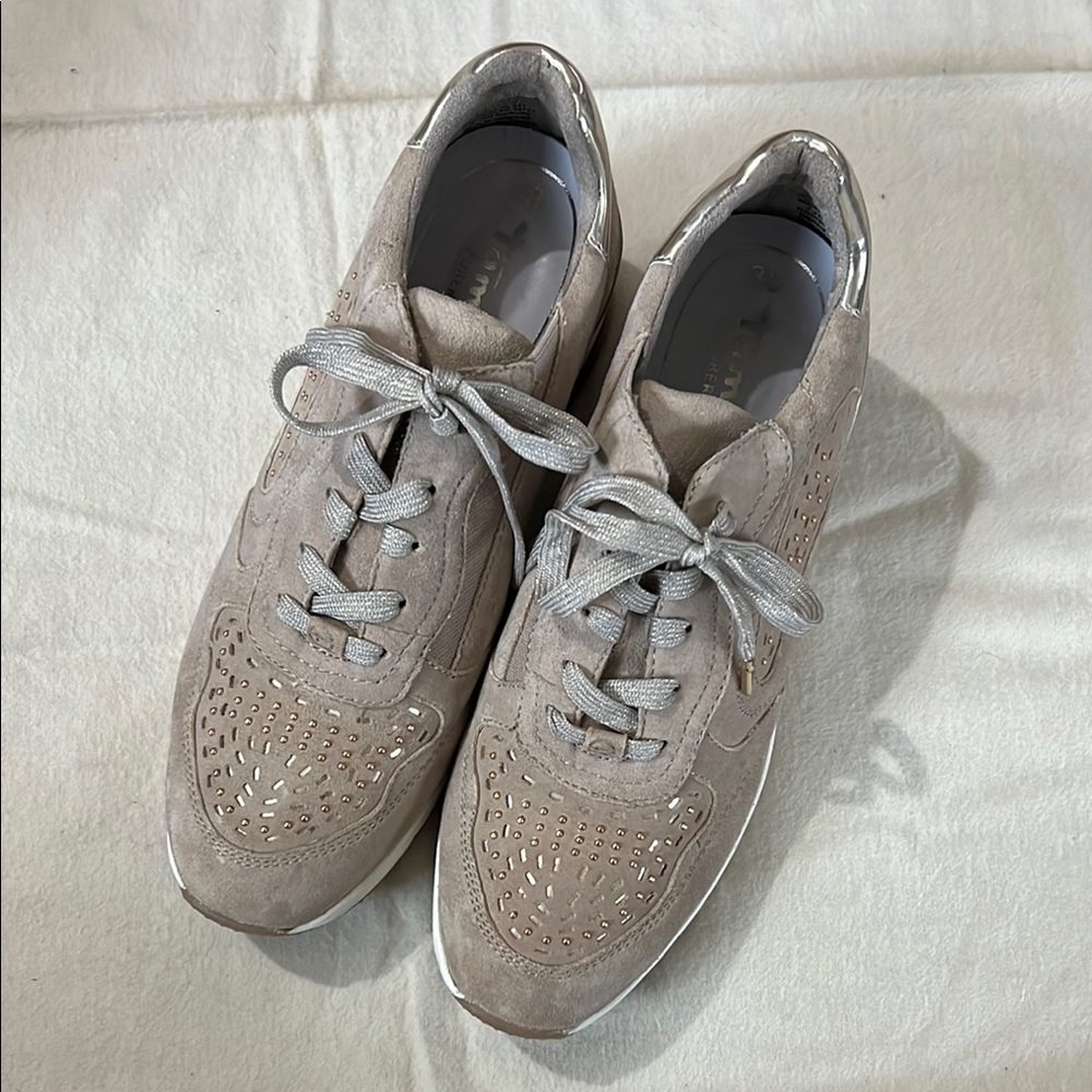 Tamaris NWOT tan suade with gold decoration